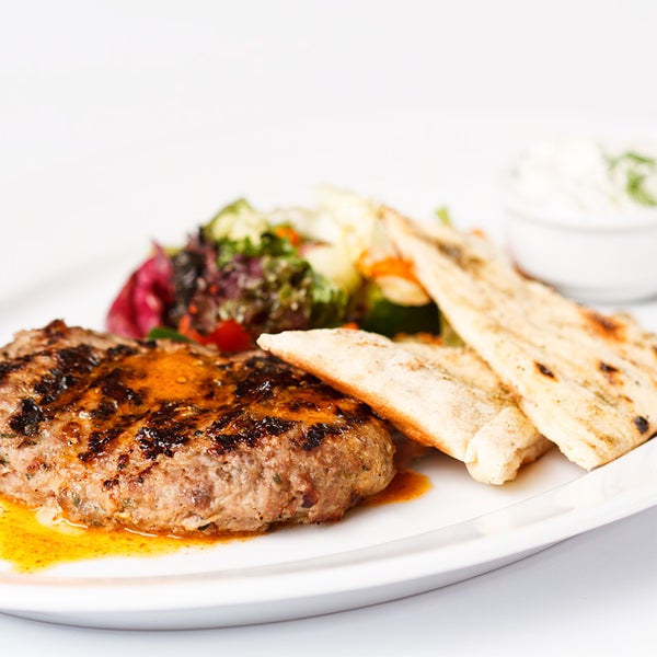Neváhejte a přijďte tento týden ochutnat tradiční řecké bifteki z mletého hovězího masa
