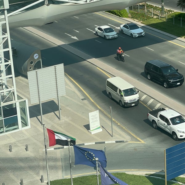 รูปภาพถ่ายที่ Novotel World Trade Centre Dubai โดย Faisal A. เมื่อ 10/16/2021