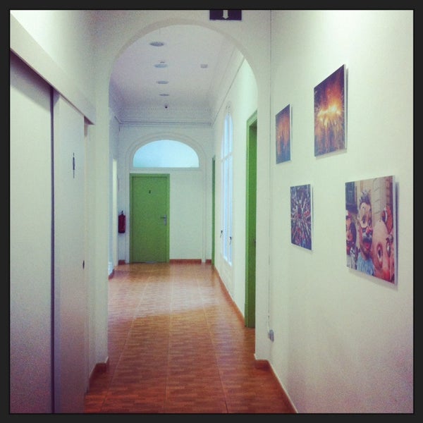 รูปภาพถ่ายที่ Rodamón Barcelona Hostel โดย Amit G. เมื่อ 10/14/2013