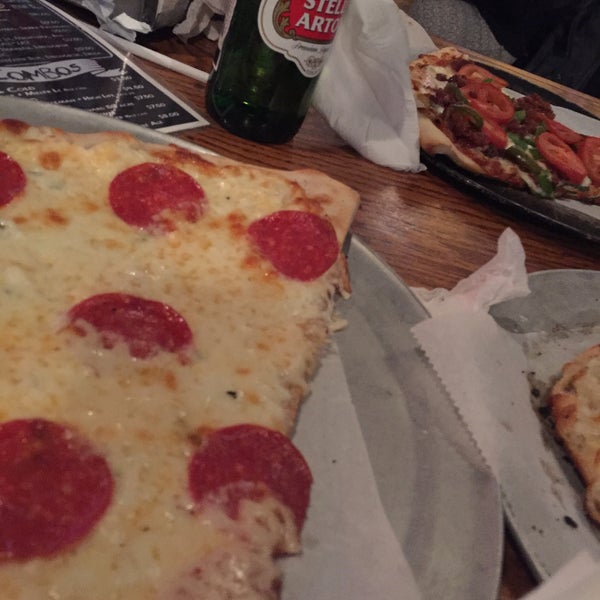 1/21/2015 tarihinde S. 〽.ziyaretçi tarafından Jack&#39;s Pizza &amp; Wings'de çekilen fotoğraf