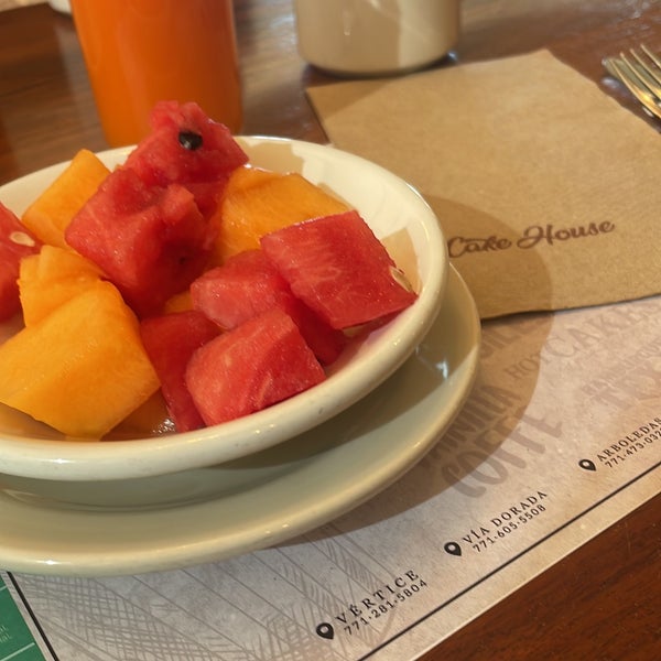 Cake House “Vía Dorada” Vía Dorada, Av Ferrocarril Central 121, Zona Plateada