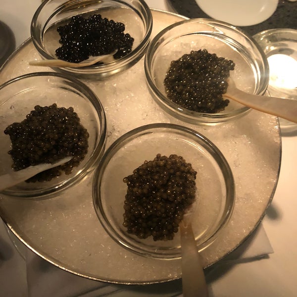 รูปภาพถ่ายที่ Caviar Russe โดย Mariana O. เมื่อ 6/12/2018