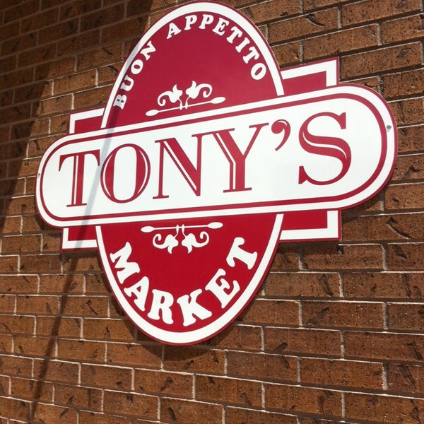 7/3/2014 tarihinde Brianna M.ziyaretçi tarafından Tony&#39;s Market'de çekilen fotoğraf