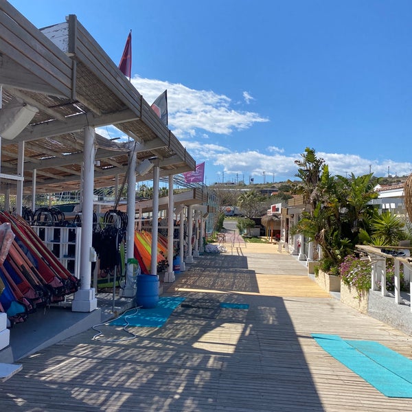 Photo taken at Alaçatı Surf Paradise Club by Can Y. on 3/30/2023