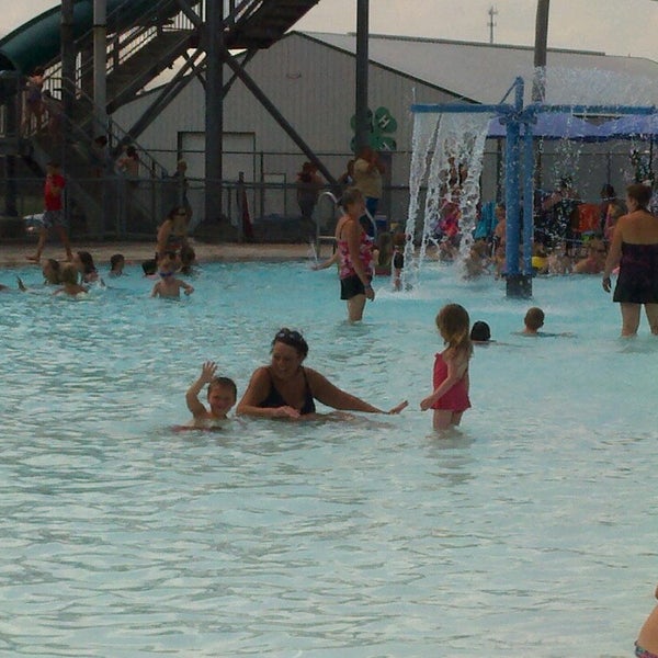 Mora Aquatic Center Swimming Pool in Mora