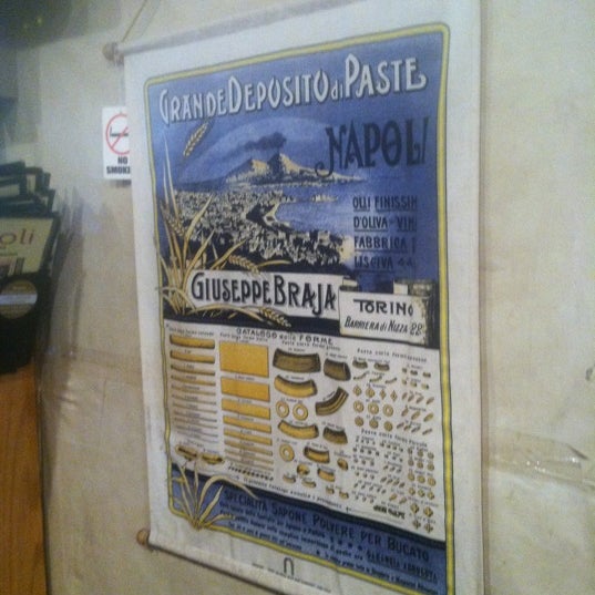 Foto scattata a Napoli Pizza &amp; Pasta da Porfirio P. il 12/13/2012