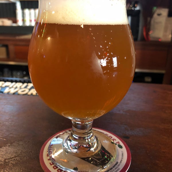 Daveluy's Restaurant Pizzeria