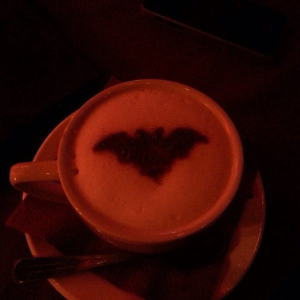 Foto diambil di The Bat oleh Olga K. pada 9/7/2014
