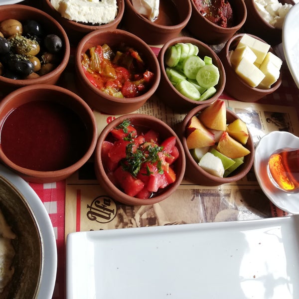 รูปภาพถ่ายที่ Kirit Cafe โดย Işıl A. เมื่อ 8/4/2019