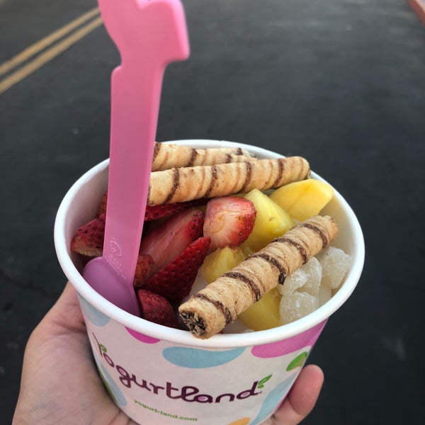 Yogurtland East Hollywood 3 tips from 276 visitors