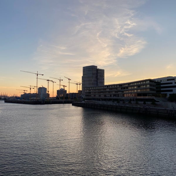 รูปภาพถ่ายที่ HafenCity โดย Balin เมื่อ 6/20/2020