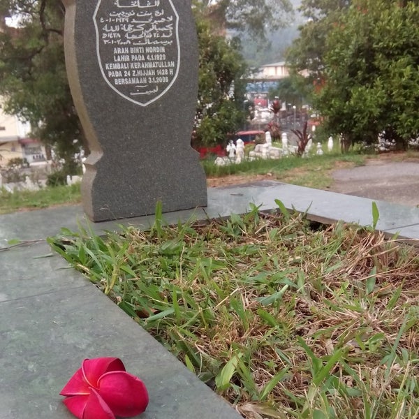 Tanah Perkuburan Islam Batu 14 Puchong - Cemetery