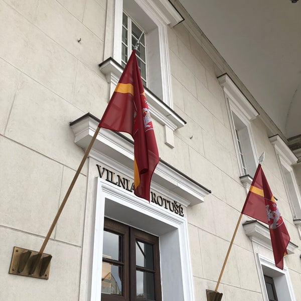 Foto scattata a Vilniaus rotušė | Town Hall da dimalive il 1/7/2018
