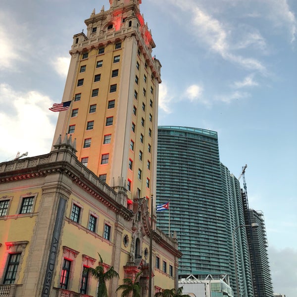 Foto diambil di Miami Freedom Tower oleh dimalive pada 2/10/2018