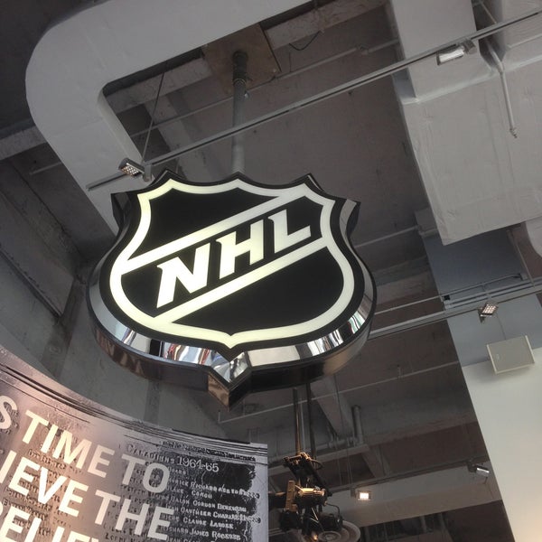 NHL Store window - Picture of NHL Store, New York City - Tripadvisor