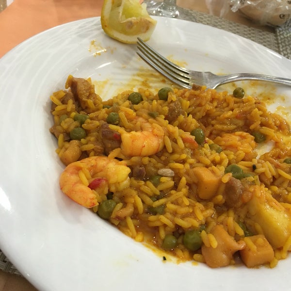 9/28/2016 tarihinde Claudio O.ziyaretçi tarafından Restaurante Abuela Luna'de çekilen fotoğraf