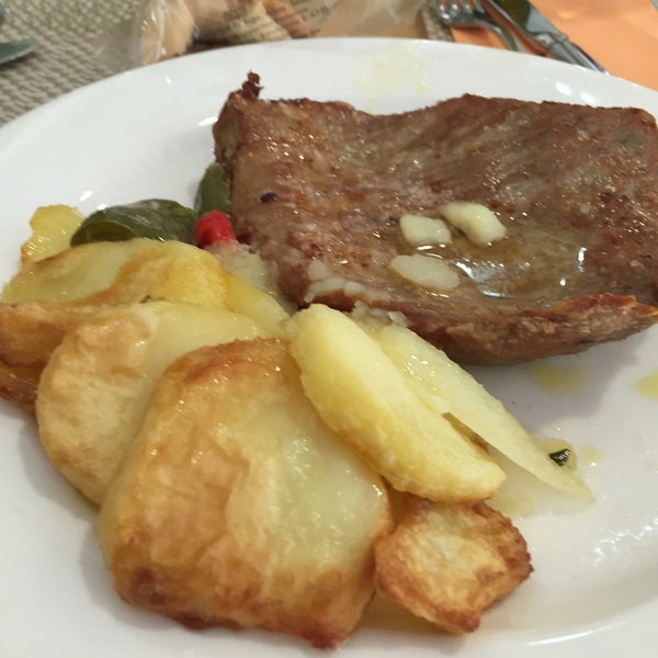 5/23/2016 tarihinde Claudio O.ziyaretçi tarafından Restaurante Abuela Luna'de çekilen fotoğraf