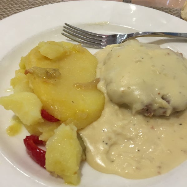 Foto scattata a Restaurante Abuela Luna da Claudio O. il 2/22/2016