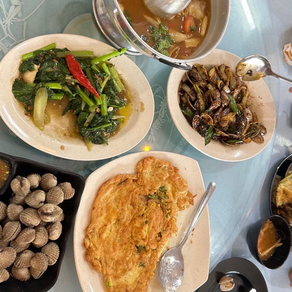 Photo taken at Thai Nyonya Restaurant by HanaLia on 1/1/2024