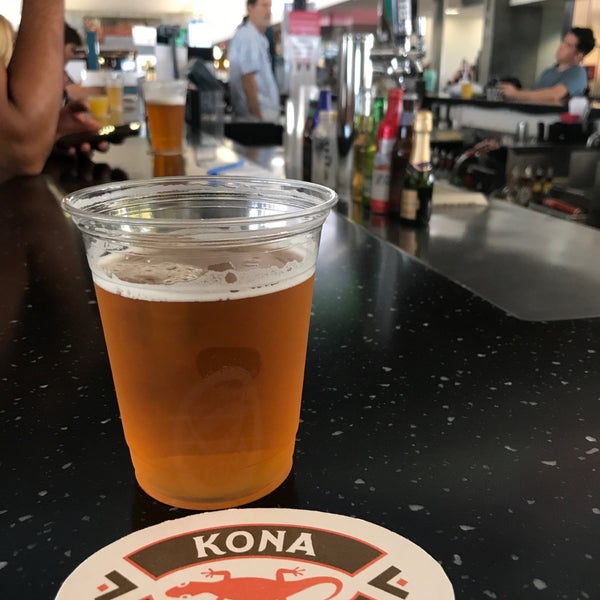 Das Foto wurde bei Kona Brewing Co. von Dave  Sco Dude 데비 S. am 6/7/2019 aufgenommen