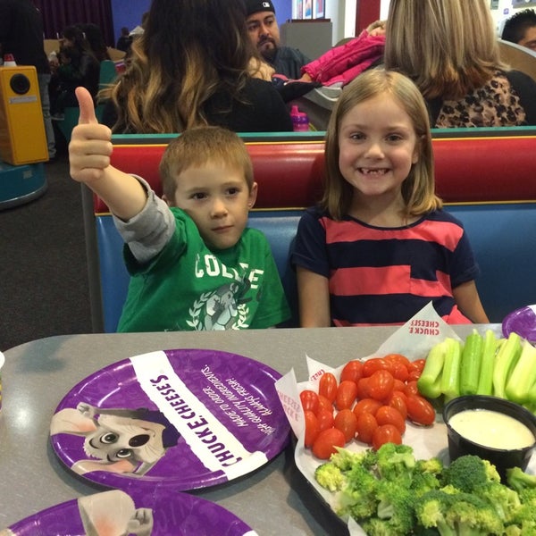 Chuck E. Cheese Ogden 7721 NE Vancouver Plaza Dr.'da fotoğraflar