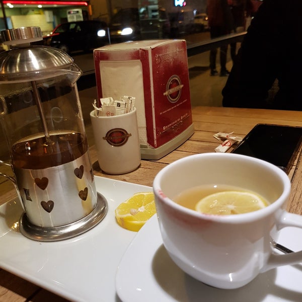 Photo taken at Şen Pastaneleri Cafe &amp; Bistro by Esra A. on 11/18/2019