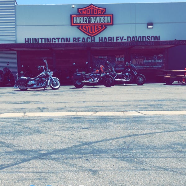 Foto tomada en Huntington Beach Harley-Davidson  por Mohammed F. el 8/2/2018