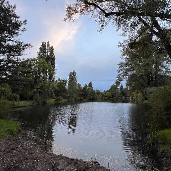 Foto tirada no(a) Floridsdorfer Wasserpark por Mürsel D. em 9/18/2022