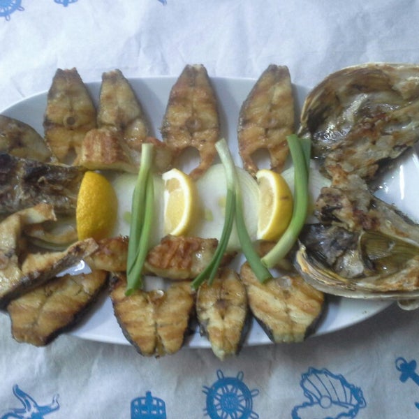 Photo taken at Akçakoca Nosta Balık Restaurant by Fahrettin K. on 4/9/2014