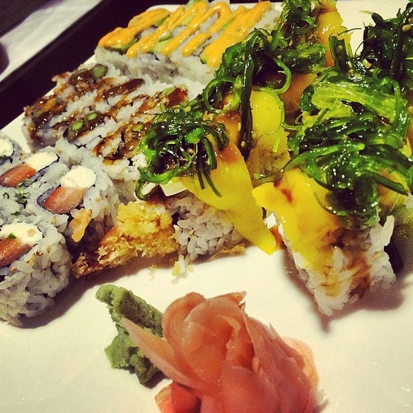 Снимок сделан в Sushi Bar пользователем Bradley K. 4/18/2014