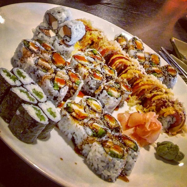 12/2/2015 tarihinde Bradley K.ziyaretçi tarafından Sushi Bar'de çekilen fotoğraf