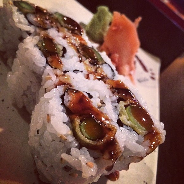 4/30/2014 tarihinde Bradley K.ziyaretçi tarafından Sushi Bar'de çekilen fotoğraf