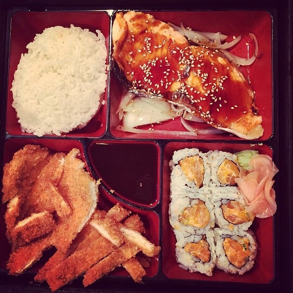 3/17/2014 tarihinde Bradley K.ziyaretçi tarafından Sushi Bar'de çekilen fotoğraf