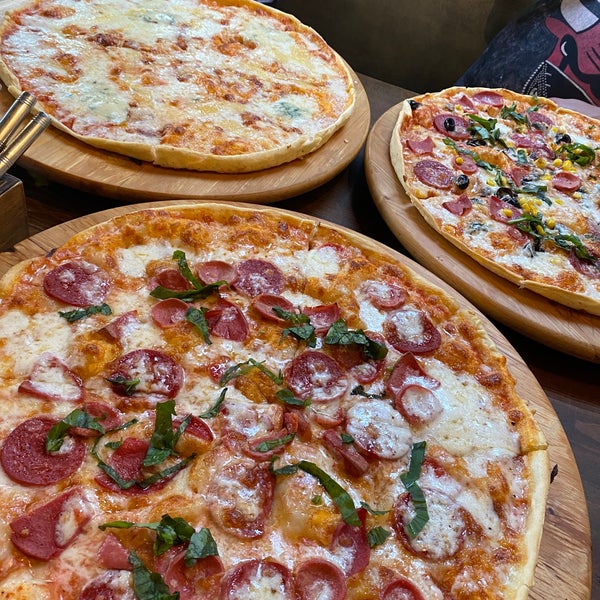 9/26/2021 tarihinde Şeyda D.ziyaretçi tarafından Pizza Napoli'de çekilen fotoğraf