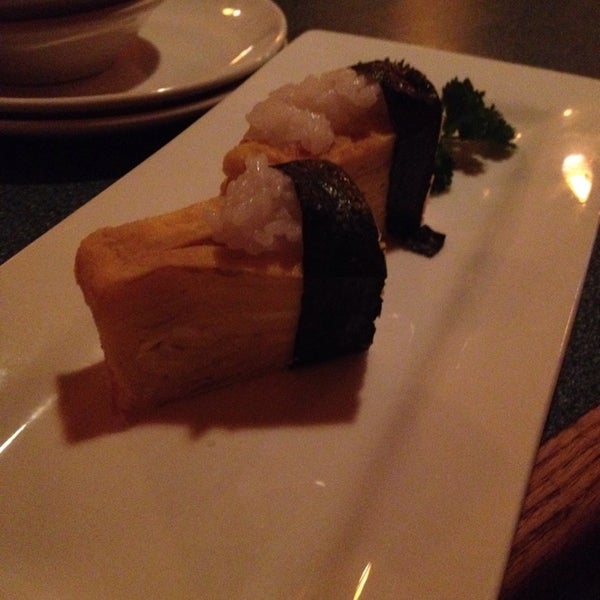 Photo prise au Sakana Sushi &amp; Grill par Mandy R. le4/14/2014