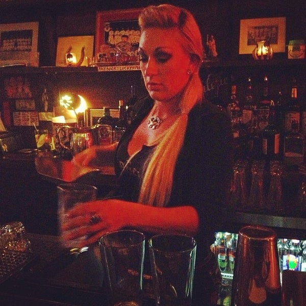 Foto diambil di Lucky 13 Pub oleh G Philly F. pada 4/3/2013