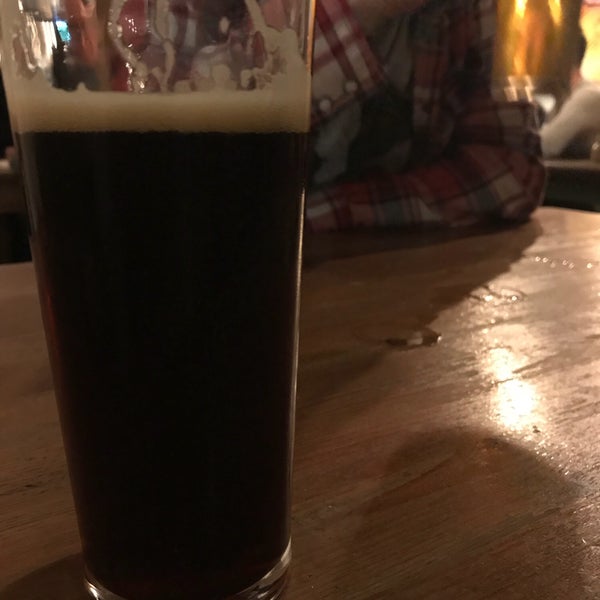 Foto tomada en Brew Cafe &amp; Wine Bar  por Reboona el 10/12/2018