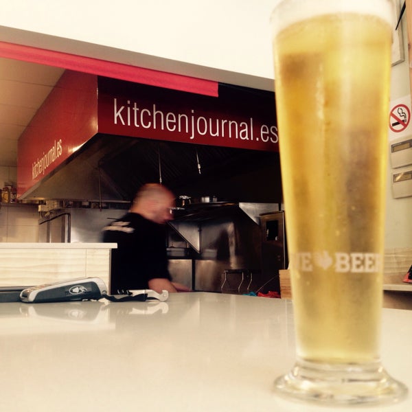 4/24/2015 tarihinde Paco B.ziyaretçi tarafından Burger Beer'de çekilen fotoğraf