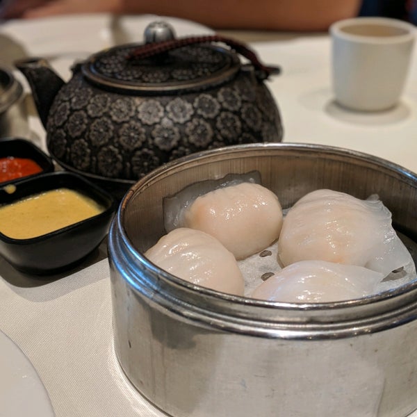 12/21/2019 tarihinde Kim L.ziyaretçi tarafından Lunasia Chinese Cuisine'de çekilen fotoğraf