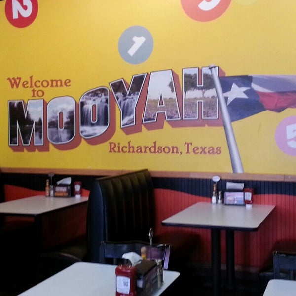 Photo taken at MOOYAH Burgers, Fries &amp; Shakes by Angell S. on 4/16/2013