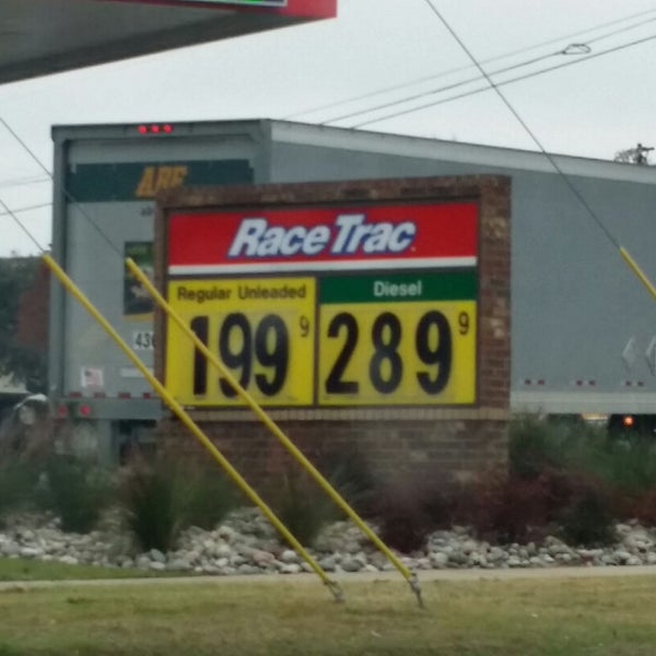 Photo taken at RaceTrac by Angell S. on 12/18/2014