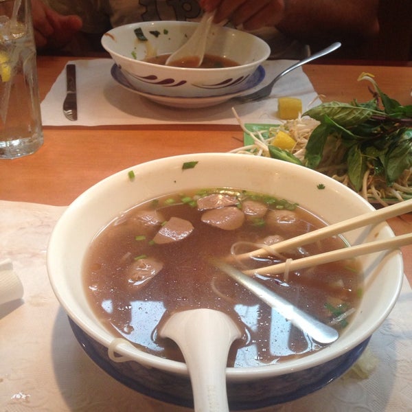Photo taken at Saigon Bay Vietnamese Restaurant by Monique C. on 5/12/2014