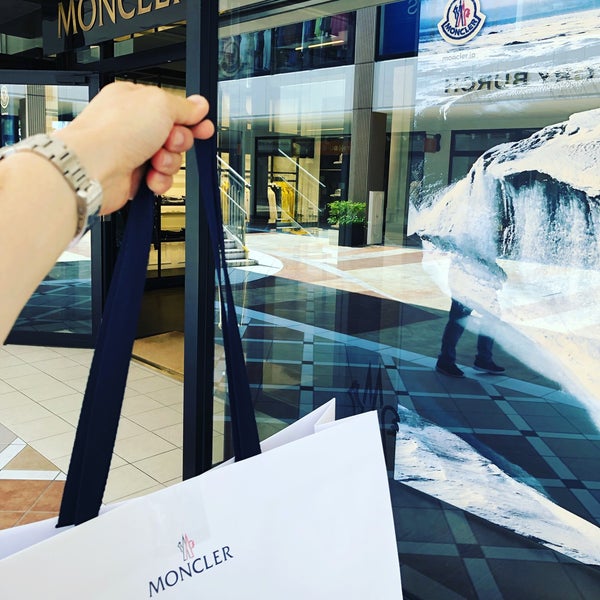 Photos At Moncler ジャズドリーム長島 Boutique In 桑名市