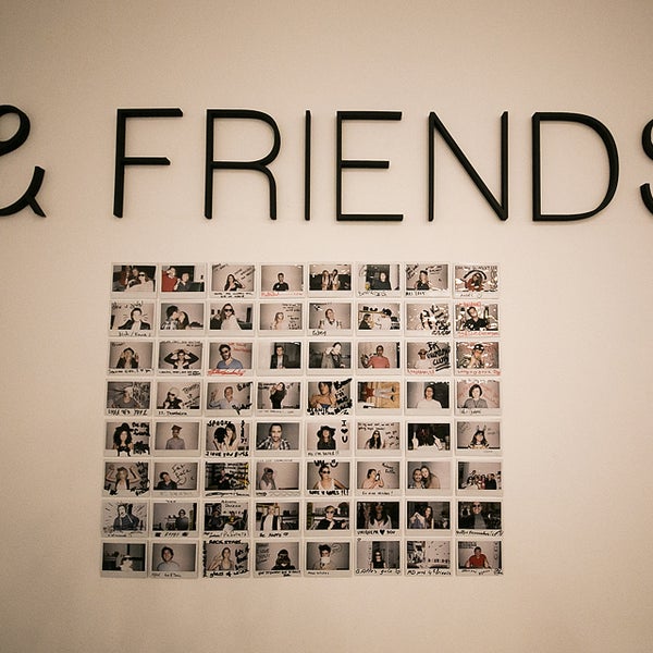 8/16/2015 tarihinde &amp; Friendsziyaretçi tarafından &amp; Friends'de çekilen fotoğraf