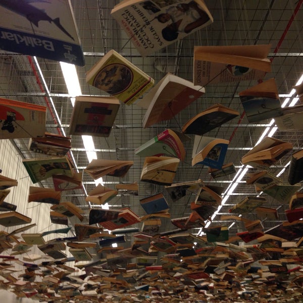 Снимок сделан в İstanbul Modern Kütüphane пользователем Jasmine Y. 2/12/2015