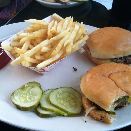 Photo taken at Hunter House Hamburgers by Michelle on 10/31/2012