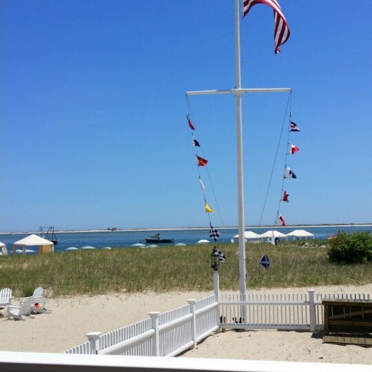 Снимок сделан в Beach House Grill at Chatham Bars Inn пользователем Jan G. 6/8/2014