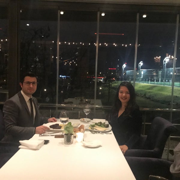 Foto diambil di No4 Restaurant • Bar • Lounge oleh Ayşenur M. pada 12/13/2019