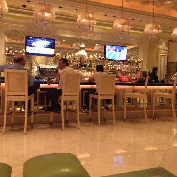 Photo taken at Tower Suite Bar at The Wynn by Petra H. on 3/25/2014