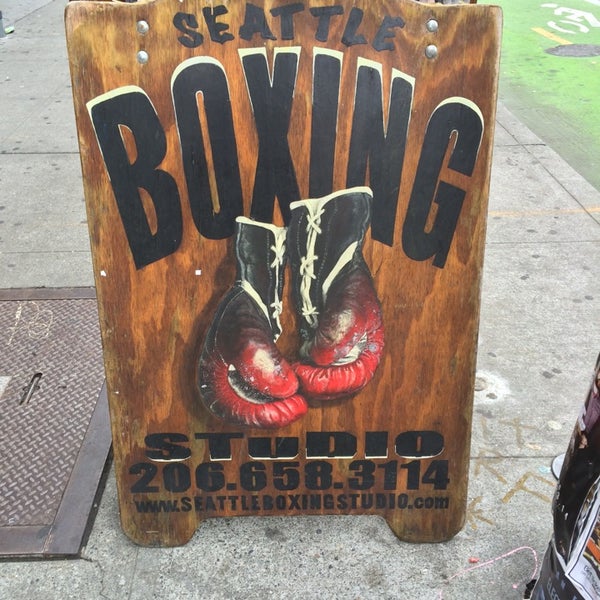 Foto tomada en Seattle Boxing Gym  por Liz M. el 9/9/2014